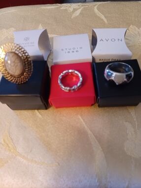 Avon Rings    2 SIZE 8   1 Size 10